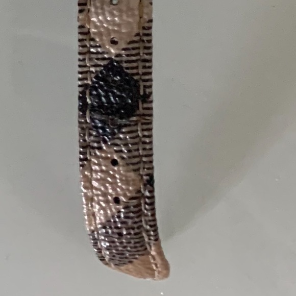 Burberry watch - Picture 3 of 3